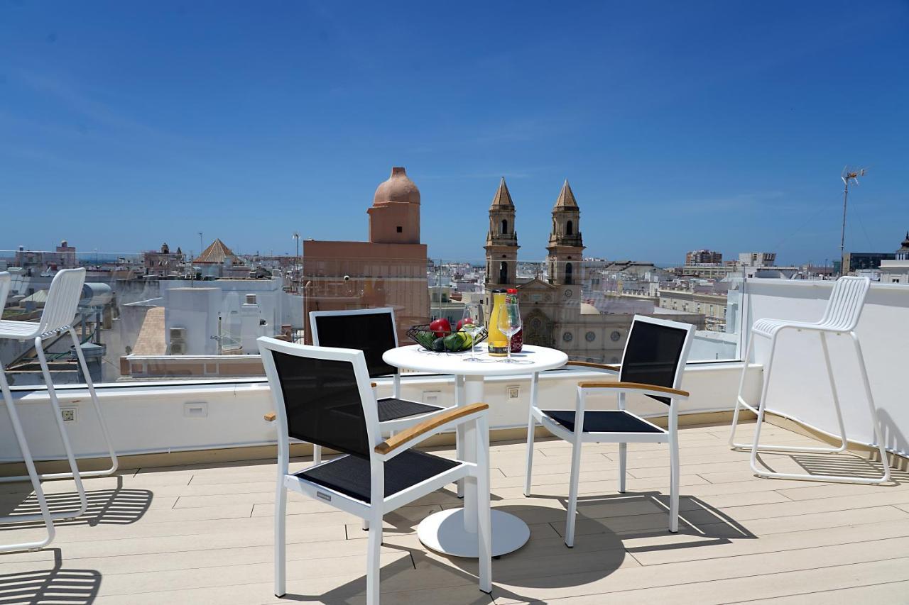 Plaza Mina Suites - Adults Recommended By Luxury Suites Cádiz Buitenkant foto A rooftop in Seville, Spain