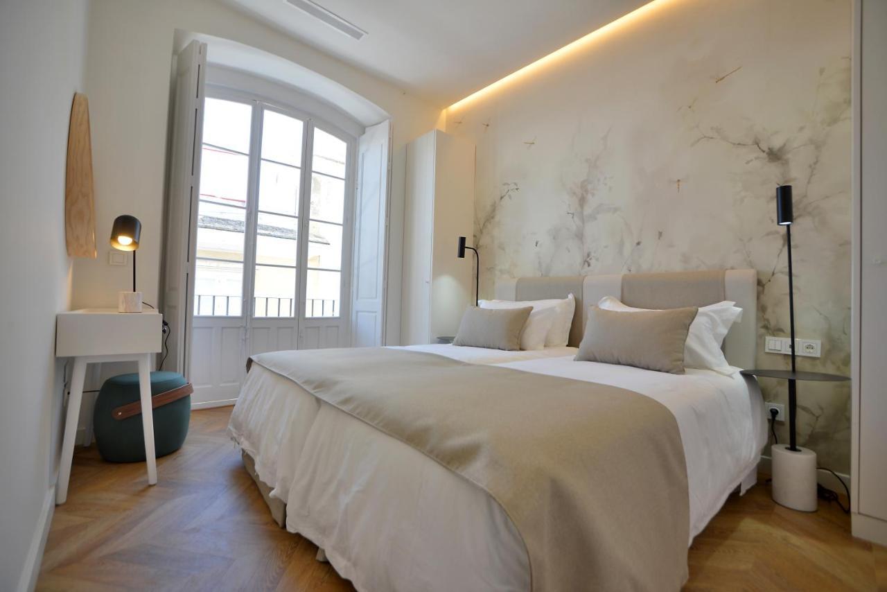 Plaza Mina Suites - Adults Recommended By Luxury Suites Cádiz Buitenkant foto A bedroom at Hotel 925