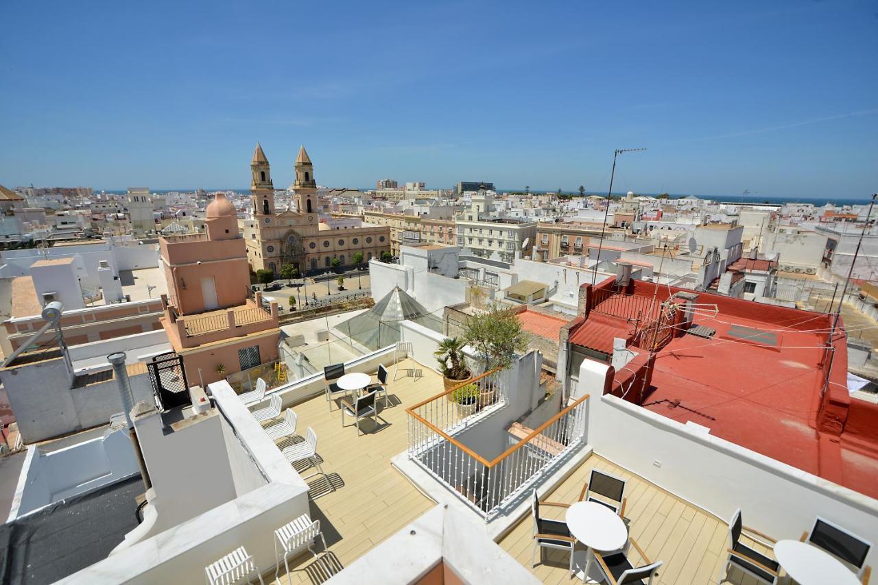 Plaza Mina Suites - Adults Recommended By Luxury Suites Cádiz Buitenkant foto View of the city from the hotel