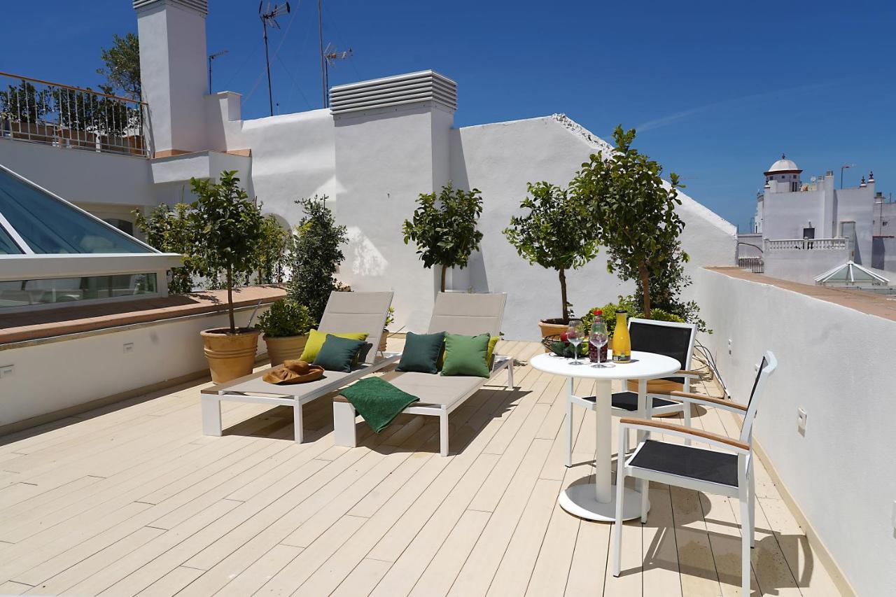 Plaza Mina Suites - Adults Recommended By Luxury Suites Cádiz Buitenkant foto A rooftop in Madrid