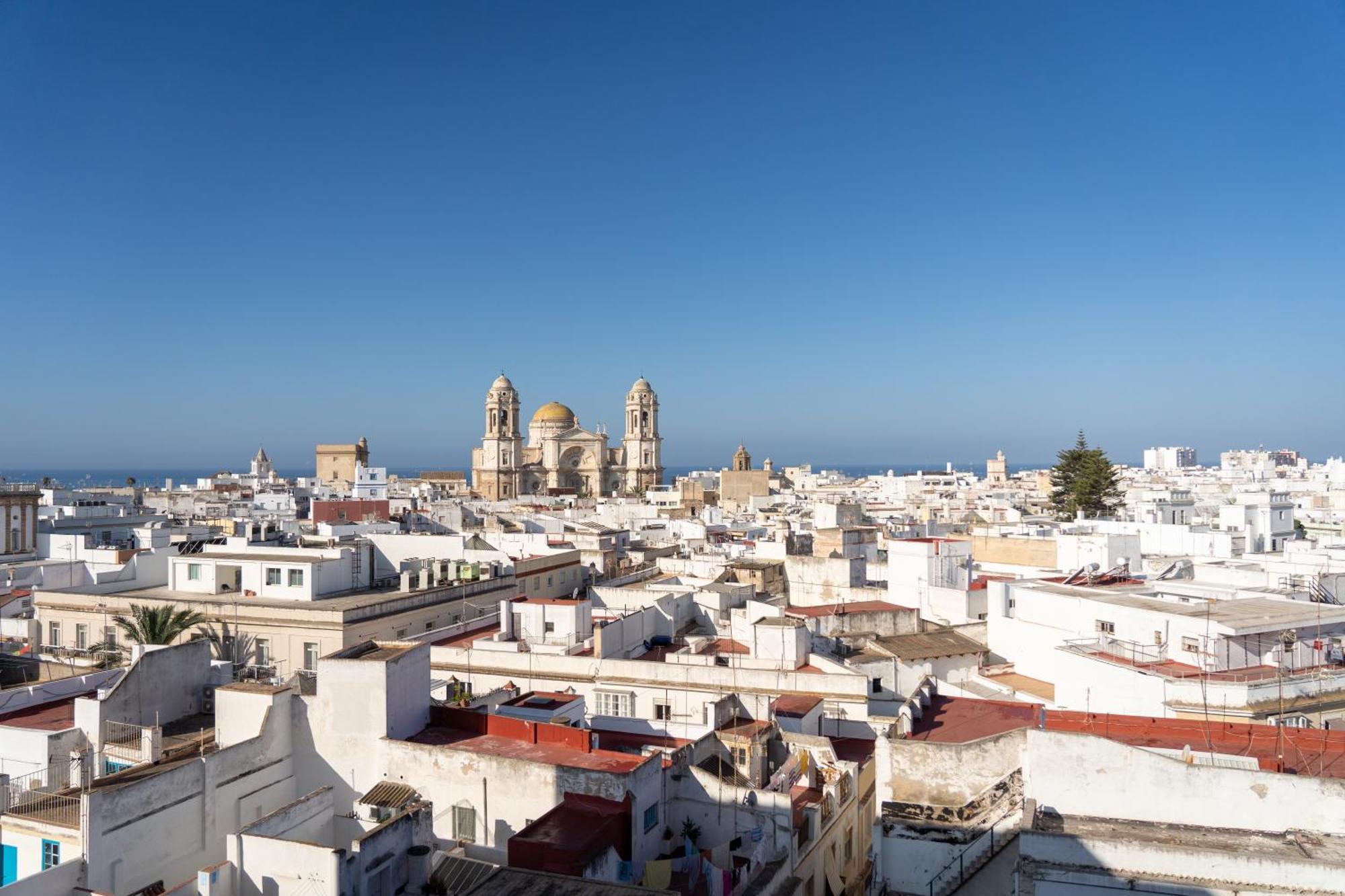 Plaza Mina Suites - Adults Recommended By Luxury Suites Cádiz Buitenkant foto View of the city of Jerez de la Frontera