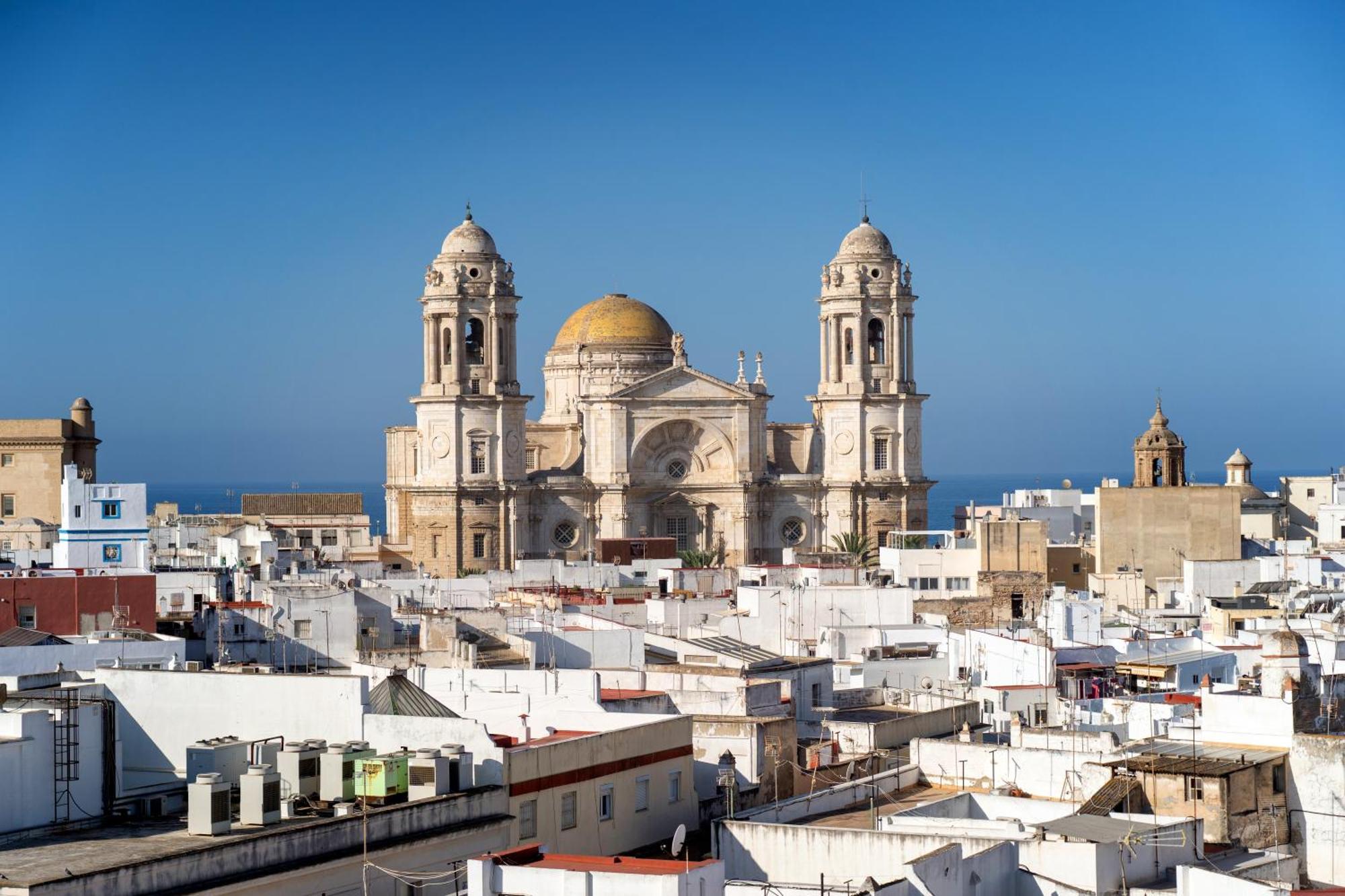 Plaza Mina Suites - Adults Recommended By Luxury Suites Cádiz Buitenkant foto Cádiz Cathedral